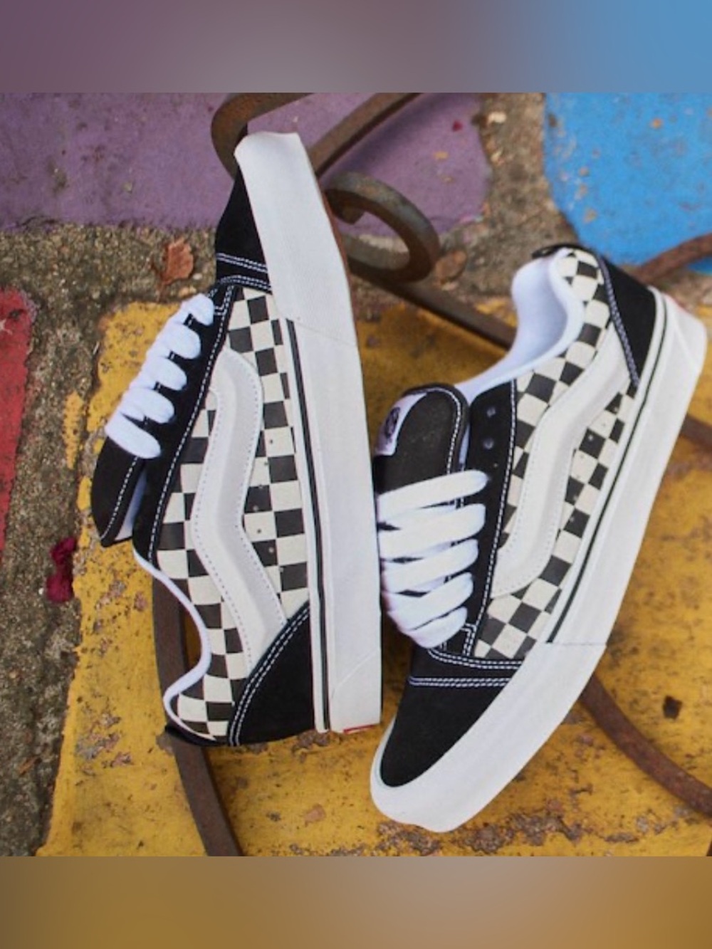 Vans Black and White Checkerboard Low-Top Kids Sneakers Men’s 9.5 w-11